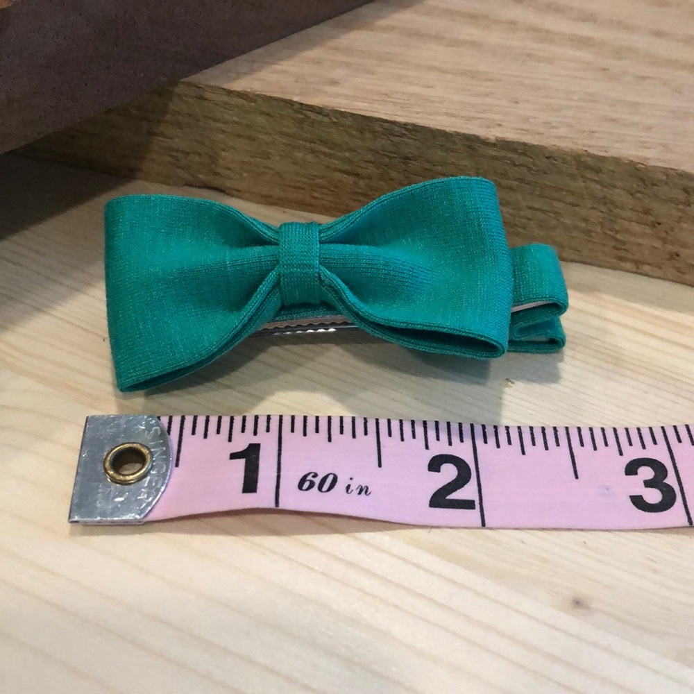 ModCloth hair bow clip